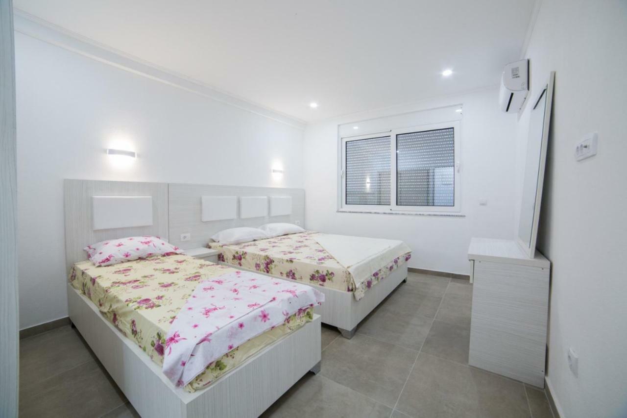 Apartments Rex Ulcinj Luaran gambar