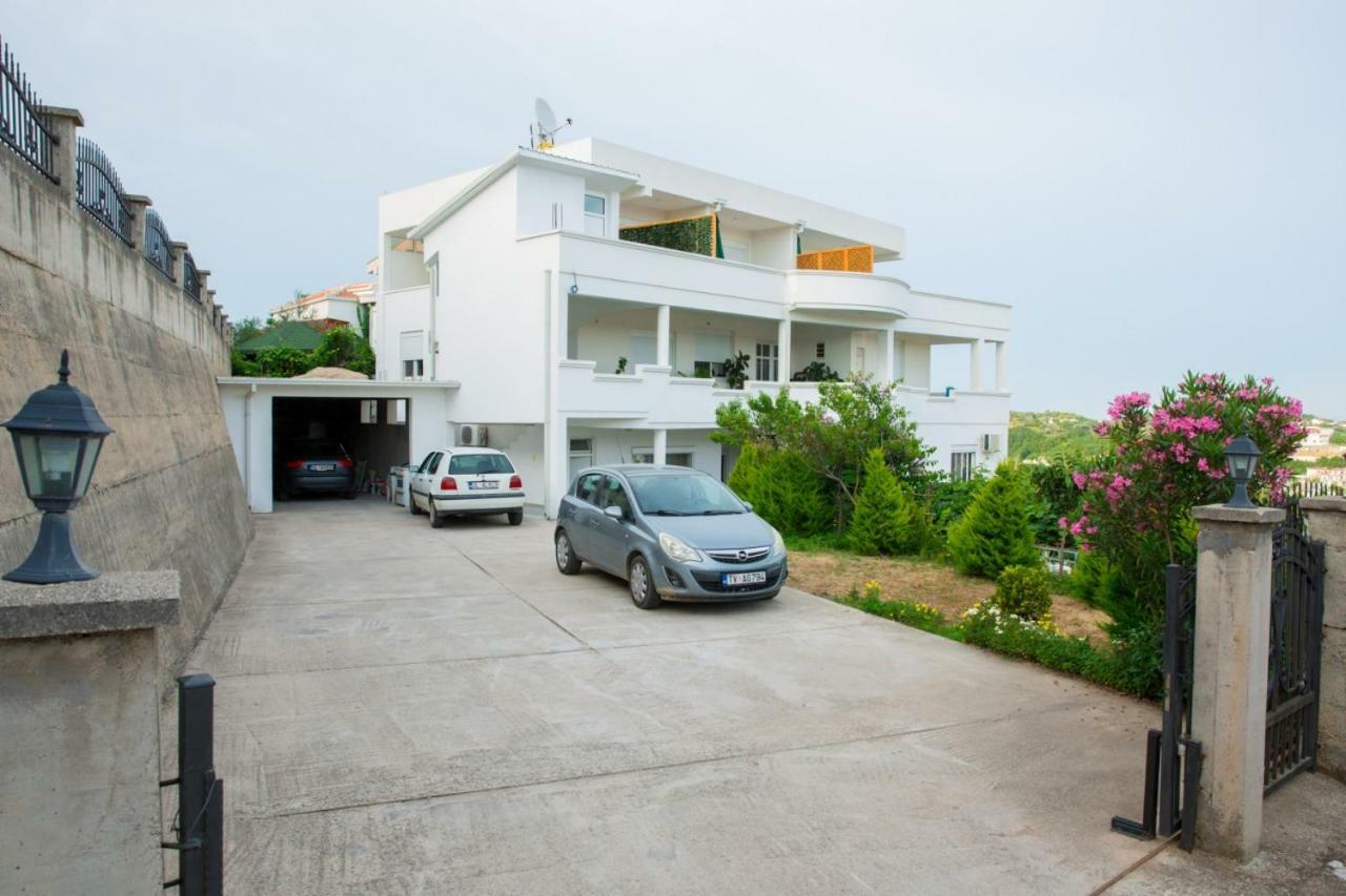 Apartments Rex Ulcinj Luaran gambar